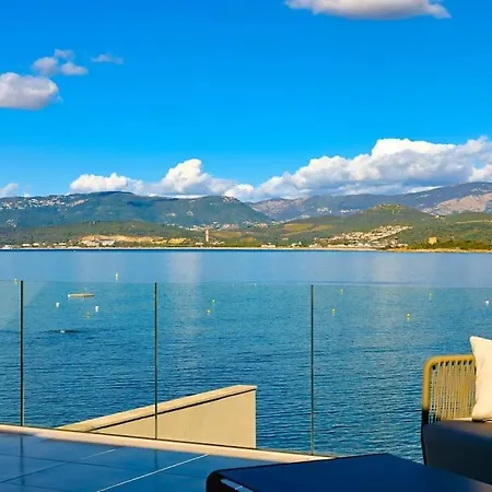 Appartement Le Galatee ,t2 Luxe Pieds Dans L'eau *