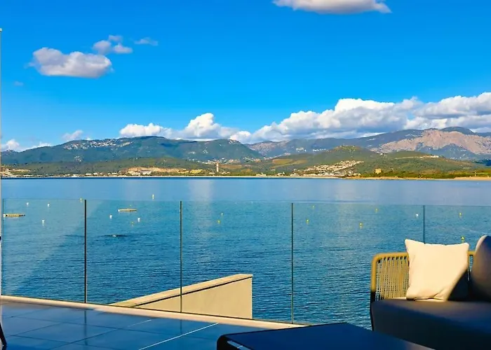 Daire Le Galatee ,t2 Luxe Pieds Dans L'eau *