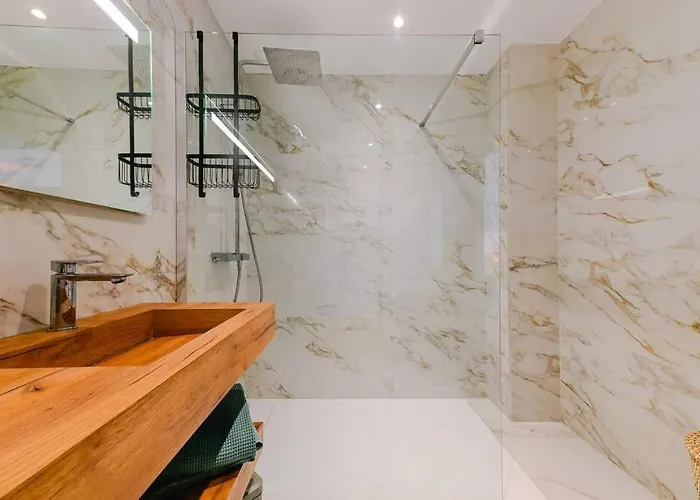 Le Galatee ,t2 Luxe Pieds Dans L'eau *